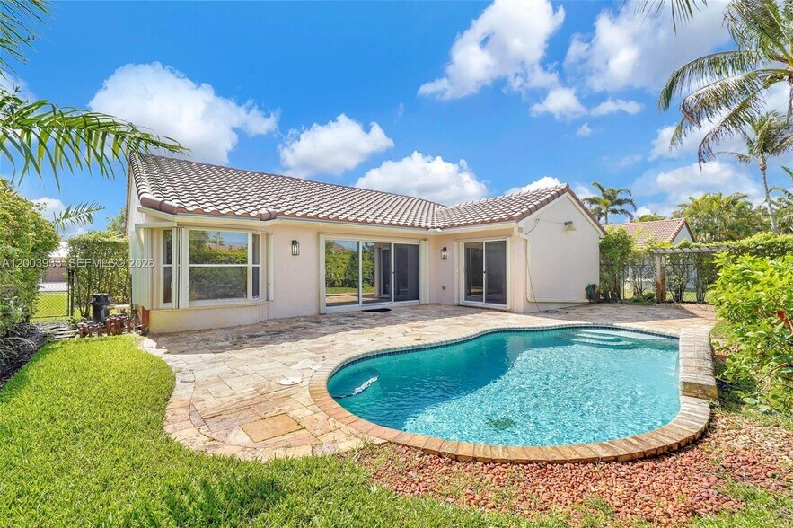 Building Photo - 358 SW 163rd Ave