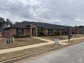 Building Photo - 5051 Shiloh Ridge Dr