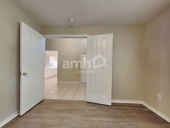Building Photo - 1750 Kirtley Dr