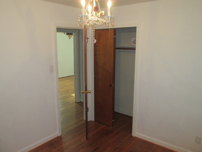 Building Photo - Three Bedroom Highland Springs Home. Large...