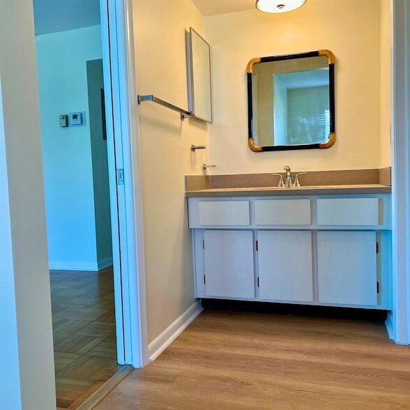 Building Photo - 5580 Tamberlane Cir
