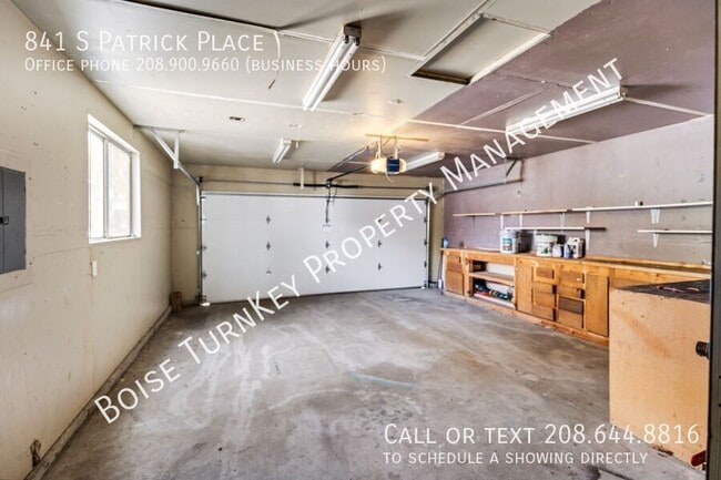 Building Photo - Cute 3/2--Awesome Location/ freeway access...