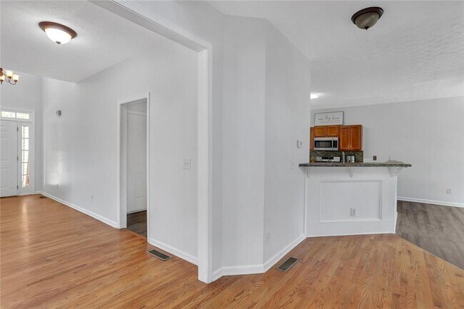 Building Photo - 4491 Plantation Mill Tr NE