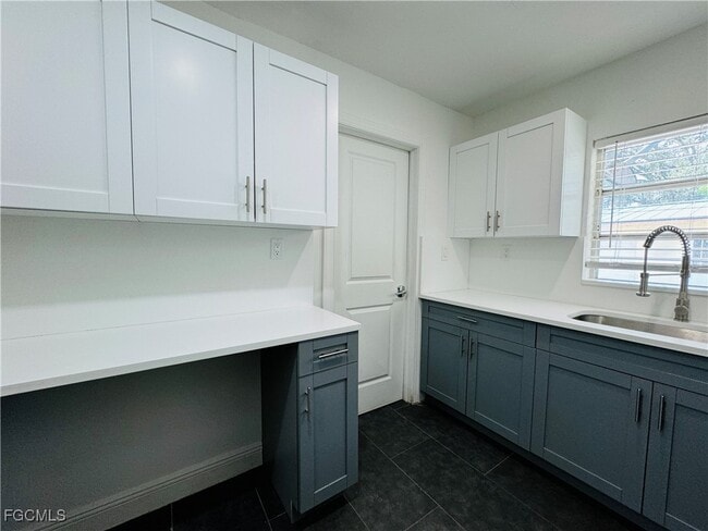 Building Photo - 311 Royal Palm Park Rd