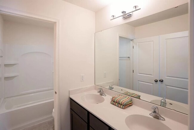 Building Photo - 2319 Lonnie Ln