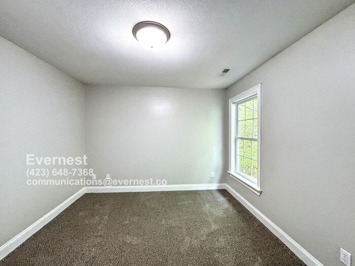 Building Photo - 11 Brown Estates Dr