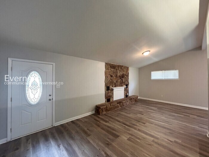 Building Photo - 8694 Yorktown Dr