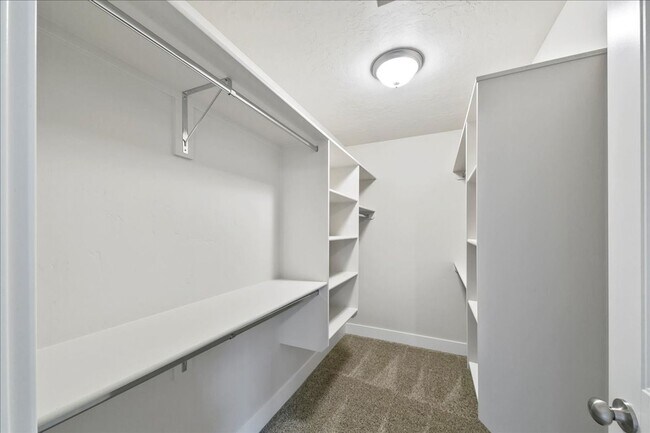 Building Photo - Spacious 3 Bed, 2.5 Bath Rental in Homedal...