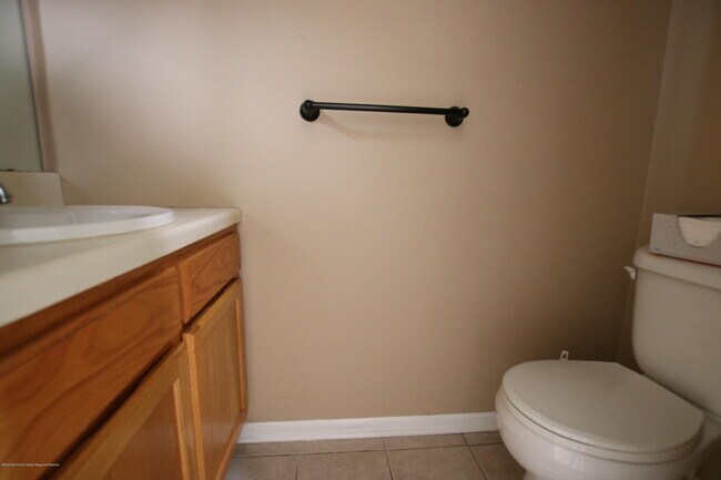 Building Photo - 62 Redwood Dr