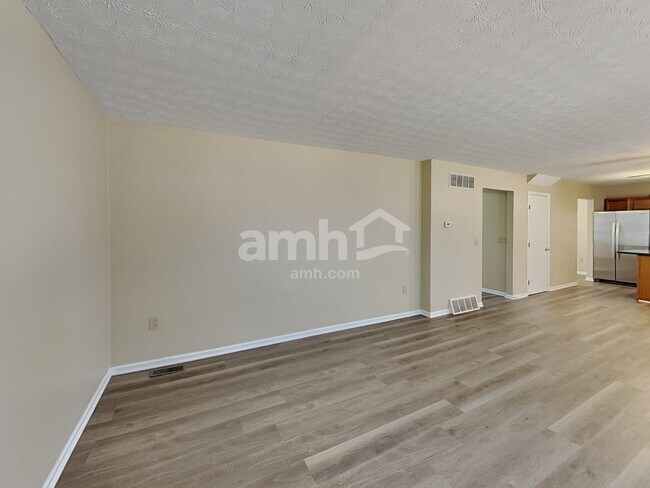 Building Photo - 545 Weeping Willow Ln