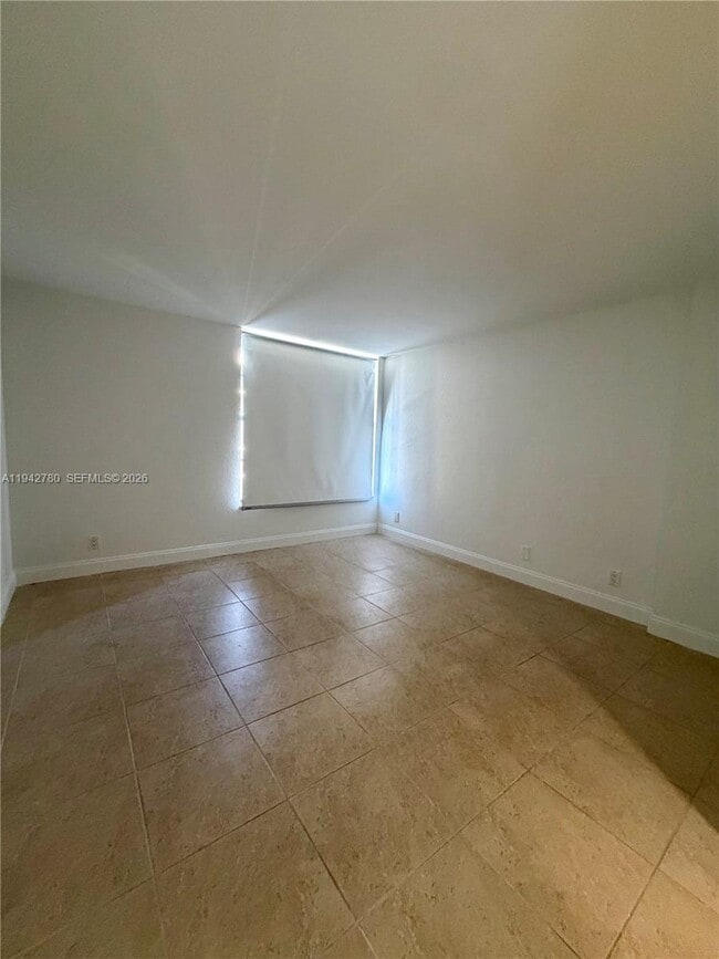 Building Photo - 12 Royal Palm Way