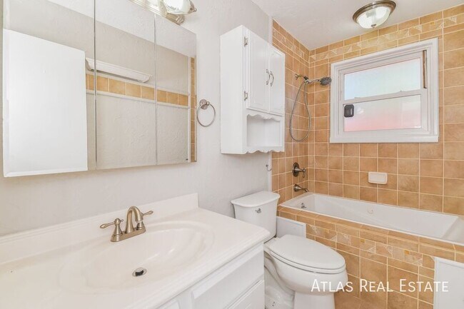 Building Photo - 4830 Ranch Dr