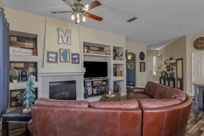 Building Photo - 2477 Veneto Ln