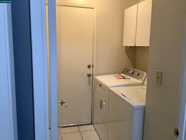 Building Photo - 2265 Jacqueline Dr