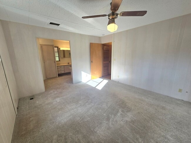 Building Photo - Light and Airy 2 Bedroom 2 Bath In Heather Glen Estates