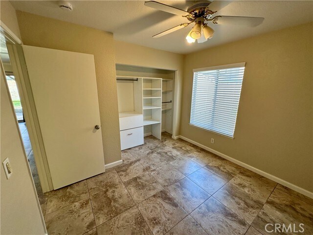 Building Photo - 3680 N Live Oak Ave
