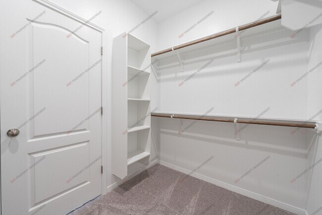 Building Photo - 711 Friars Lndg Dr