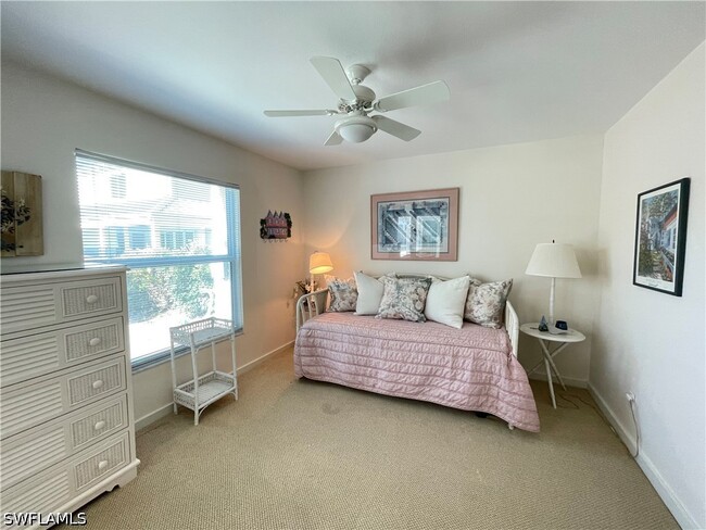 Building Photo - 254 6th Ave S