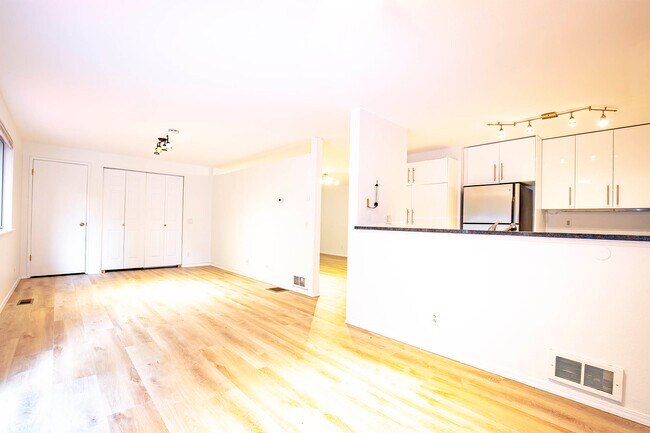 Building Photo - 21612 SE 271st Pl