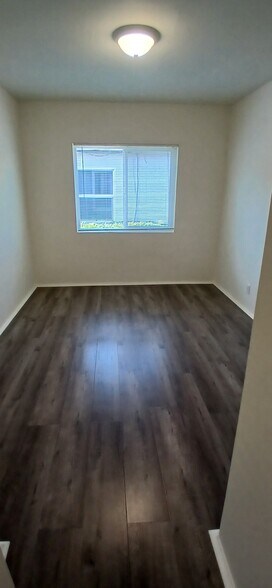 Bedroom (South View) - 1728 N Hollywood Way
