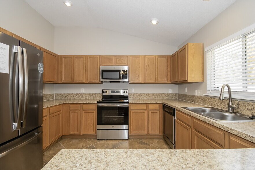 Building Photo - 3978 Cedar Bluff Ln