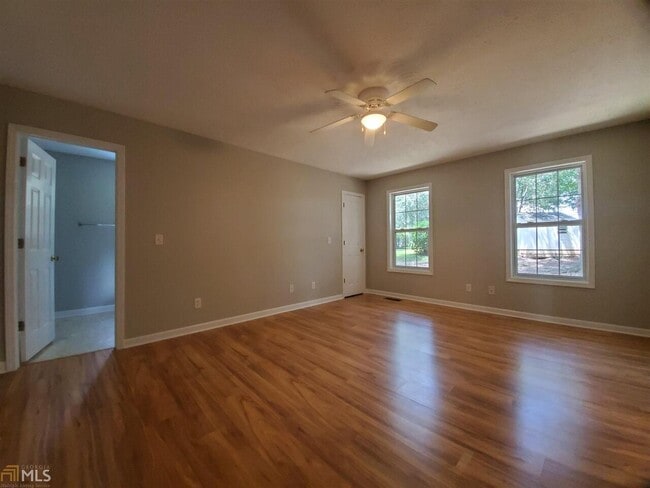 Building Photo - 124 Westwood Rd