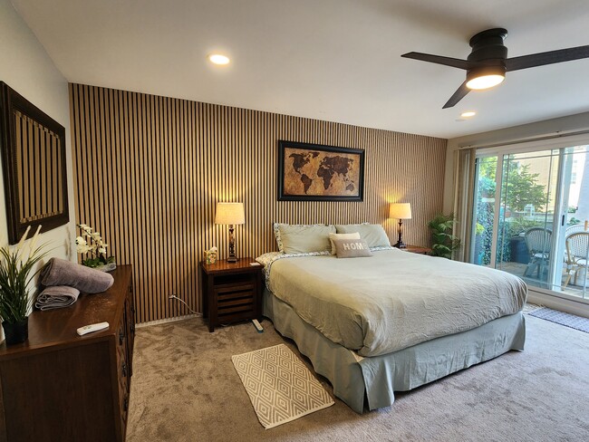 Huge Master Bedroom with KING Bed and ensuite Bathroom - 1646 N Bissell St