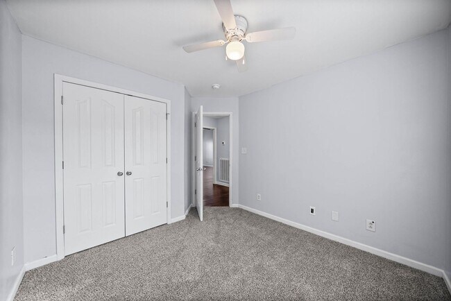Building Photo - Pet Friendly Three Bedroom!