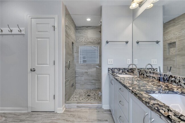 Building Photo - 130 Magnolia Dr