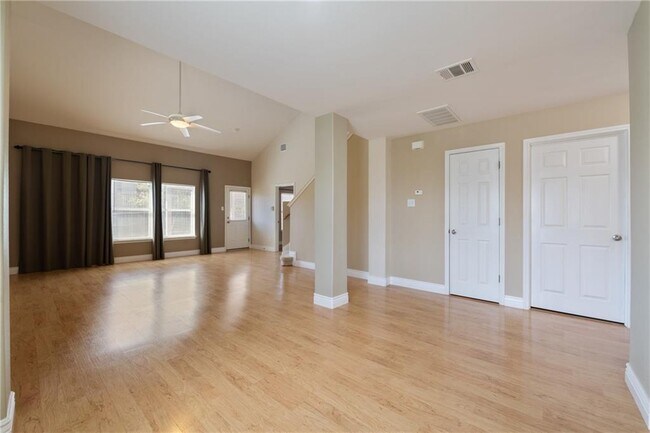 Building Photo - 3800 Vonnegut Ct