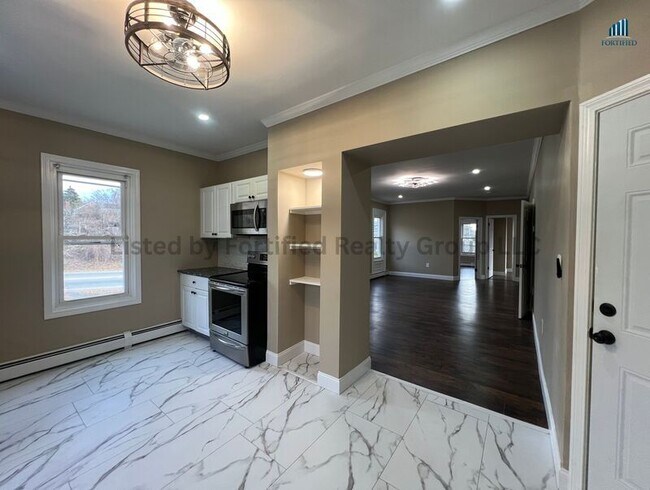 Building Photo - 380 Wilson Rd