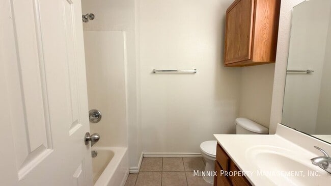 Building Photo - 5402 Kemper St