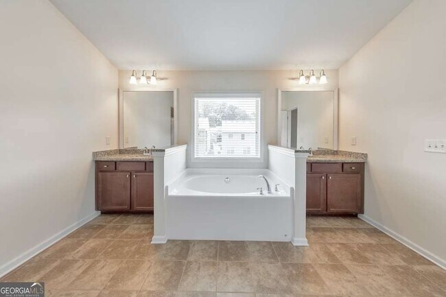 Building Photo - 4990 Brierstone Dr