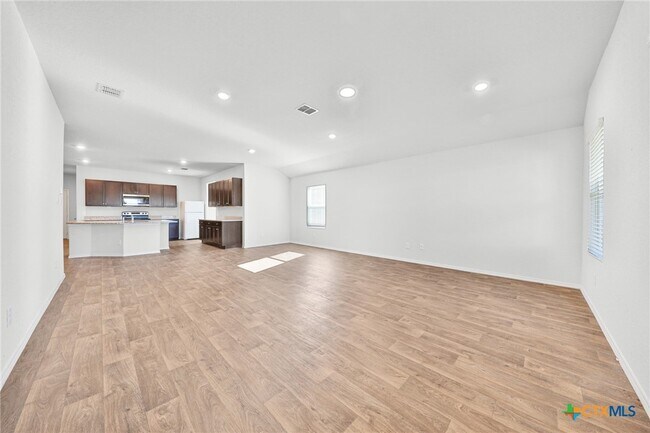 Building Photo - 813 Indigo Wy