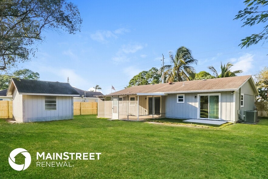 Building Photo - 266 SW Voltair Terrace