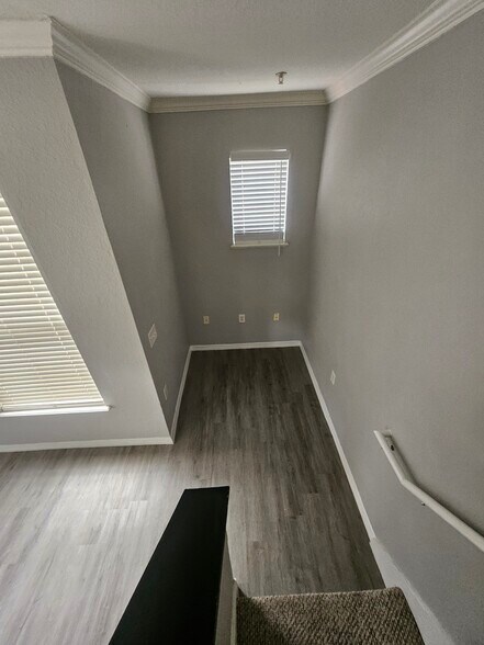 Building Photo - 6131 Metrowest Blvd