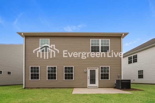 Building Photo - 5561 Hydrangea St