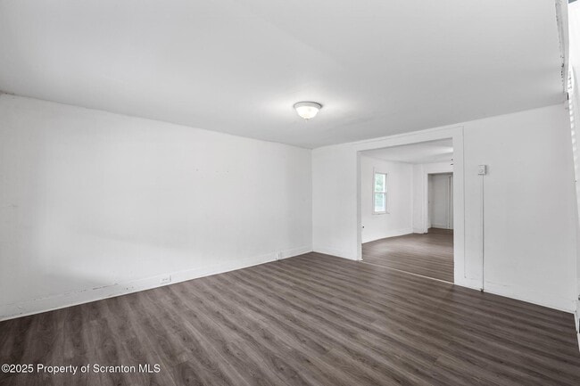 Building Photo - 121 Throop St