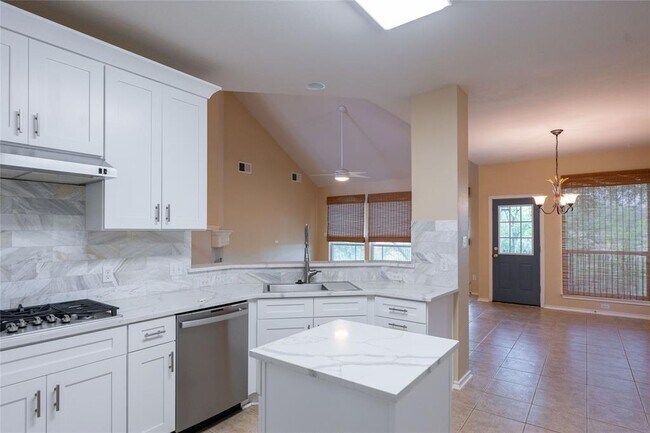 Building Photo - 1106 Camden Cove