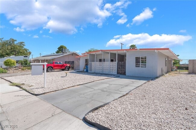 Building Photo - 3008 Lawndale St