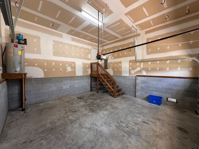 Building Photo - 102 Brookhaven Dr