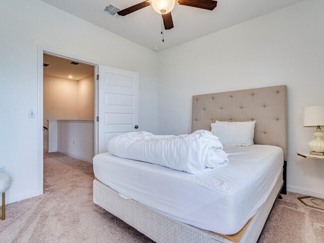 Building Photo - 7904 Mandela Bend