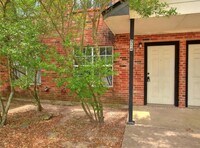 Building Photo - 554 E Cedar St