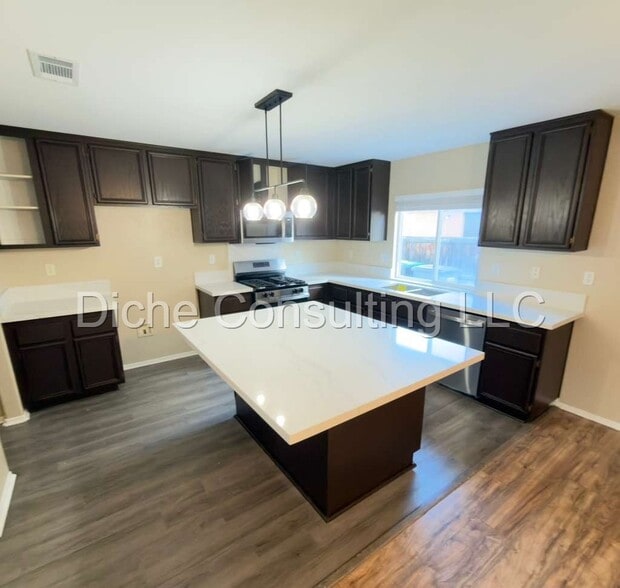 Building Photo - 4825 Country Grove Way