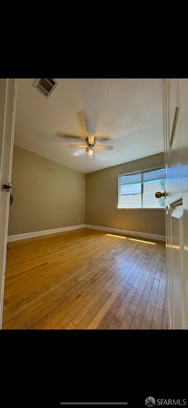 Building Photo - 4009 Pillsbury Ct