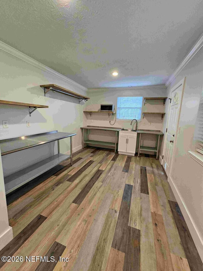 Building Photo - 2 Fairway Rd