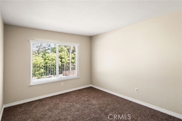 Building Photo - 1129 Iris Cir