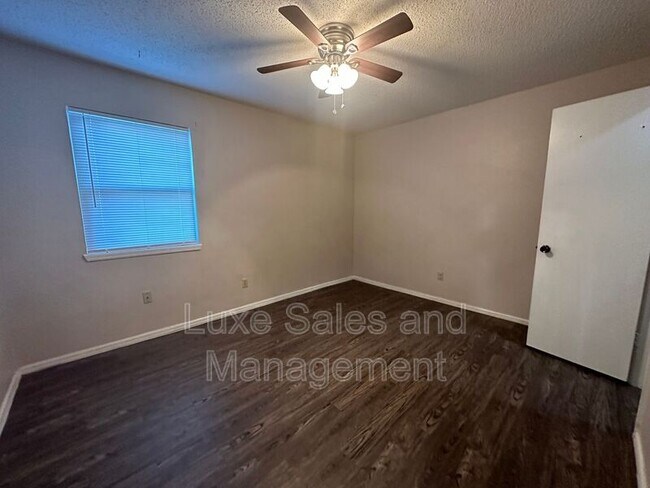 Building Photo - 6034 NW Expressway