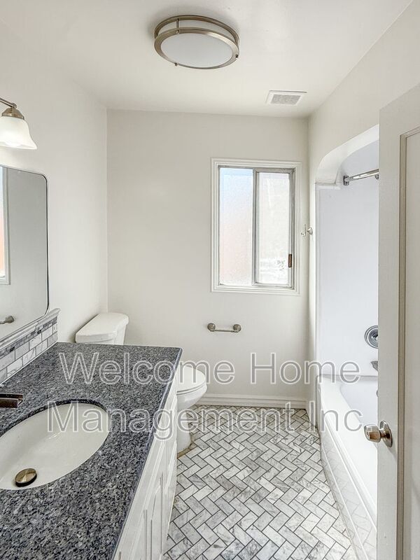 Building Photo - 184 Farrelly Dr