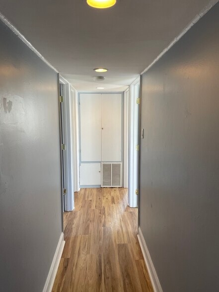 Building Photo - 3400 Fairway Rd